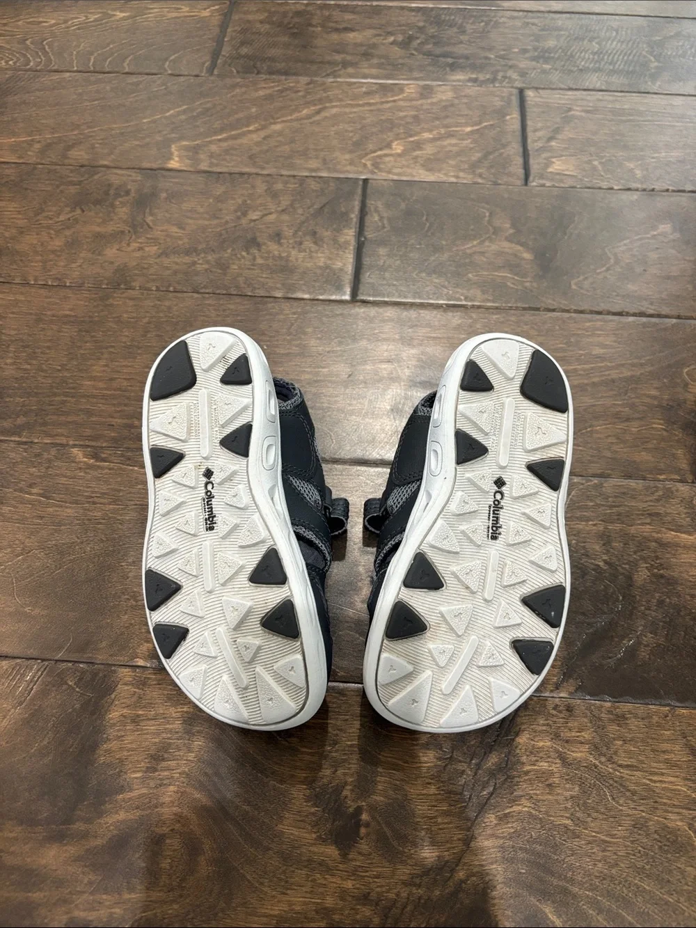 Columbia Kids Black and Gray Hook-and-Loop Sandals